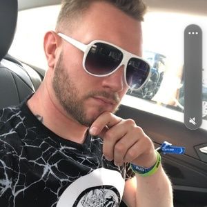 Meet your Posher, Theodore